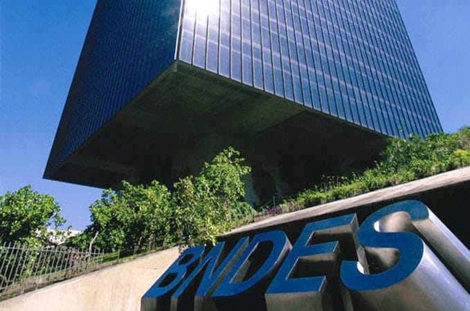 Fachada do prédio do Banco Nacional de Desenvolvimento Econômico e Social (BNDES), no Rio de Janeiro.